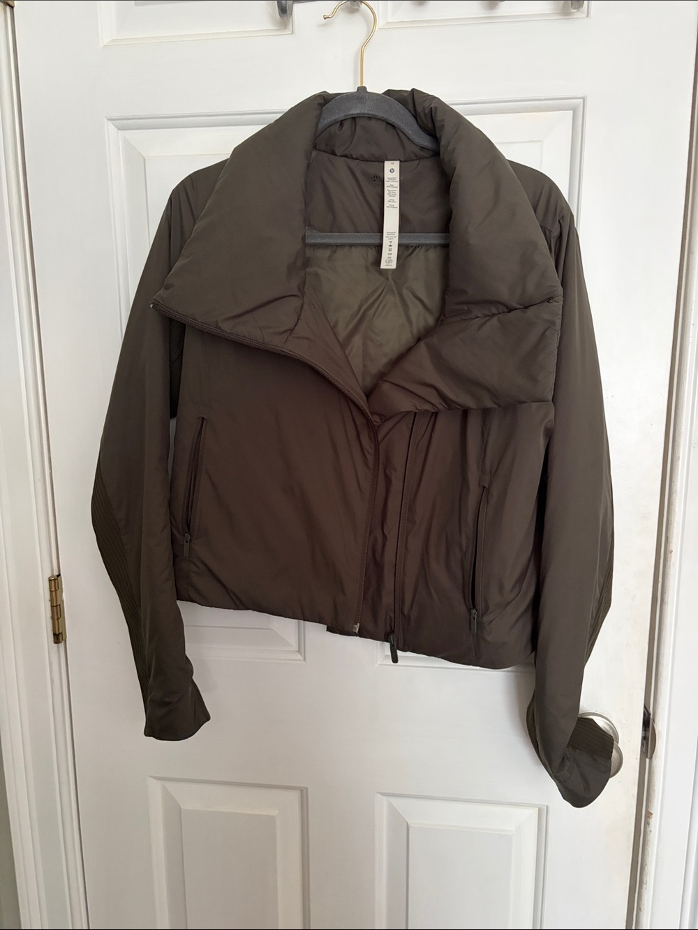 Lululemon Lightweight Cropped Puffer Jacket - Olive (City Sleek)
